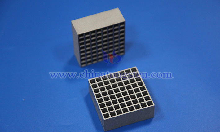 中鎢智造鎢合金準(zhǔn)直器圖片